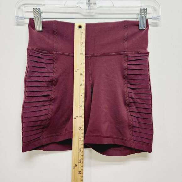 Lululemon Size XS Women’s Breath of Fire Short Bordeaux Drama Burgandy Pull On - Picture 4 of 5